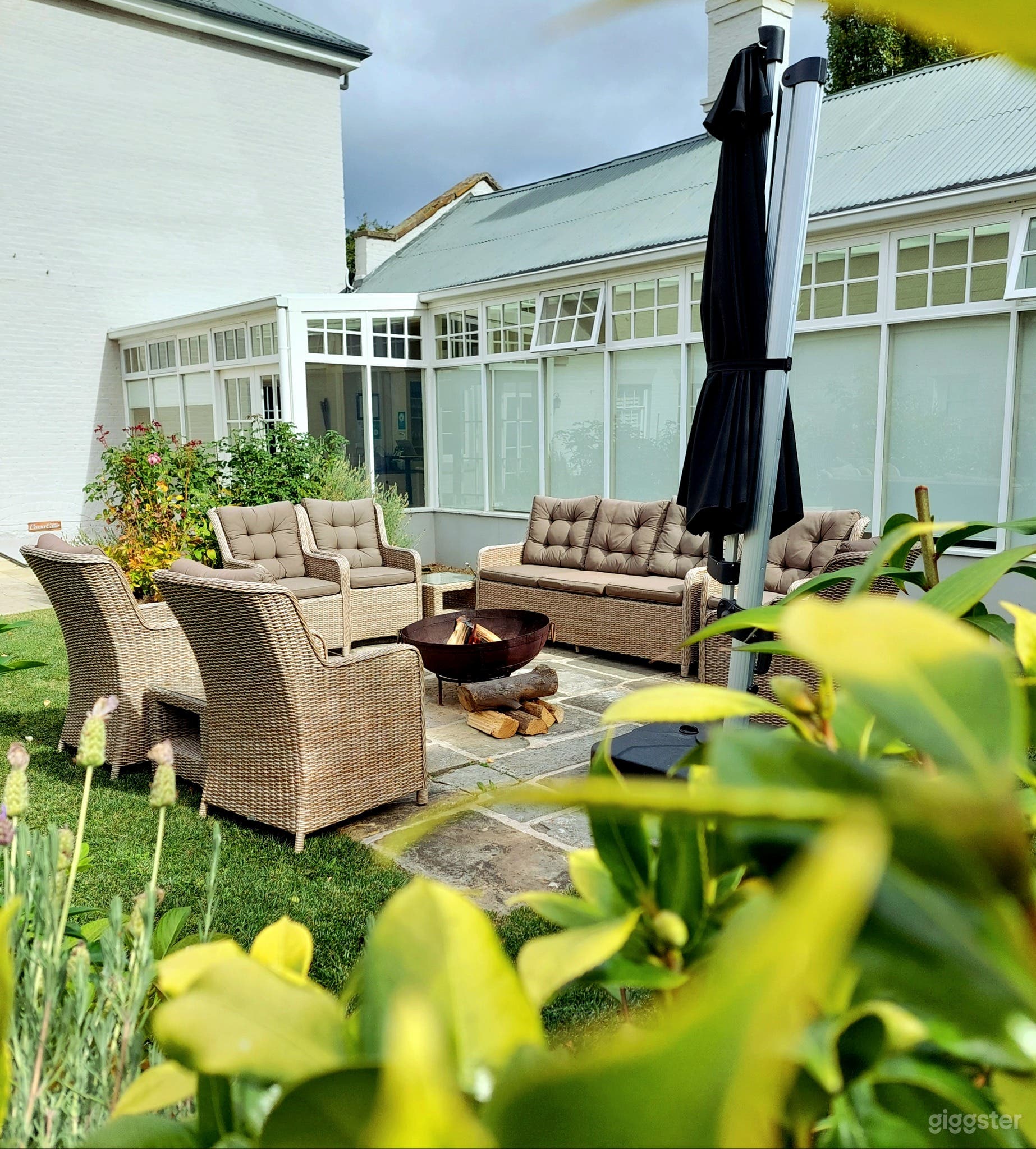 Wide Outdoor Ranch Style Venue Best for Photoshoot &amp; Filming Photo 3