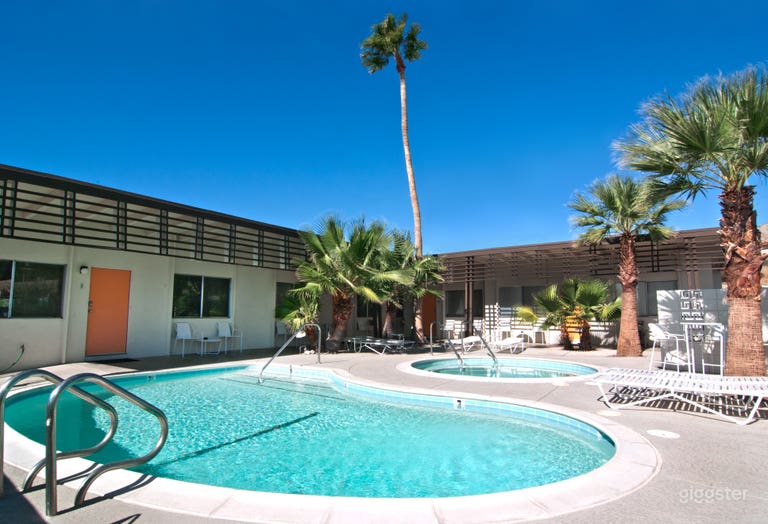  Cubierta de la piscina, entradas de apartamentos 