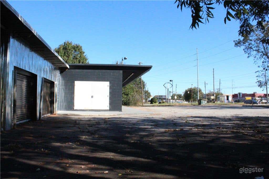 Vacant/Reno Retail and Warehouse w/ Parking Photo 4