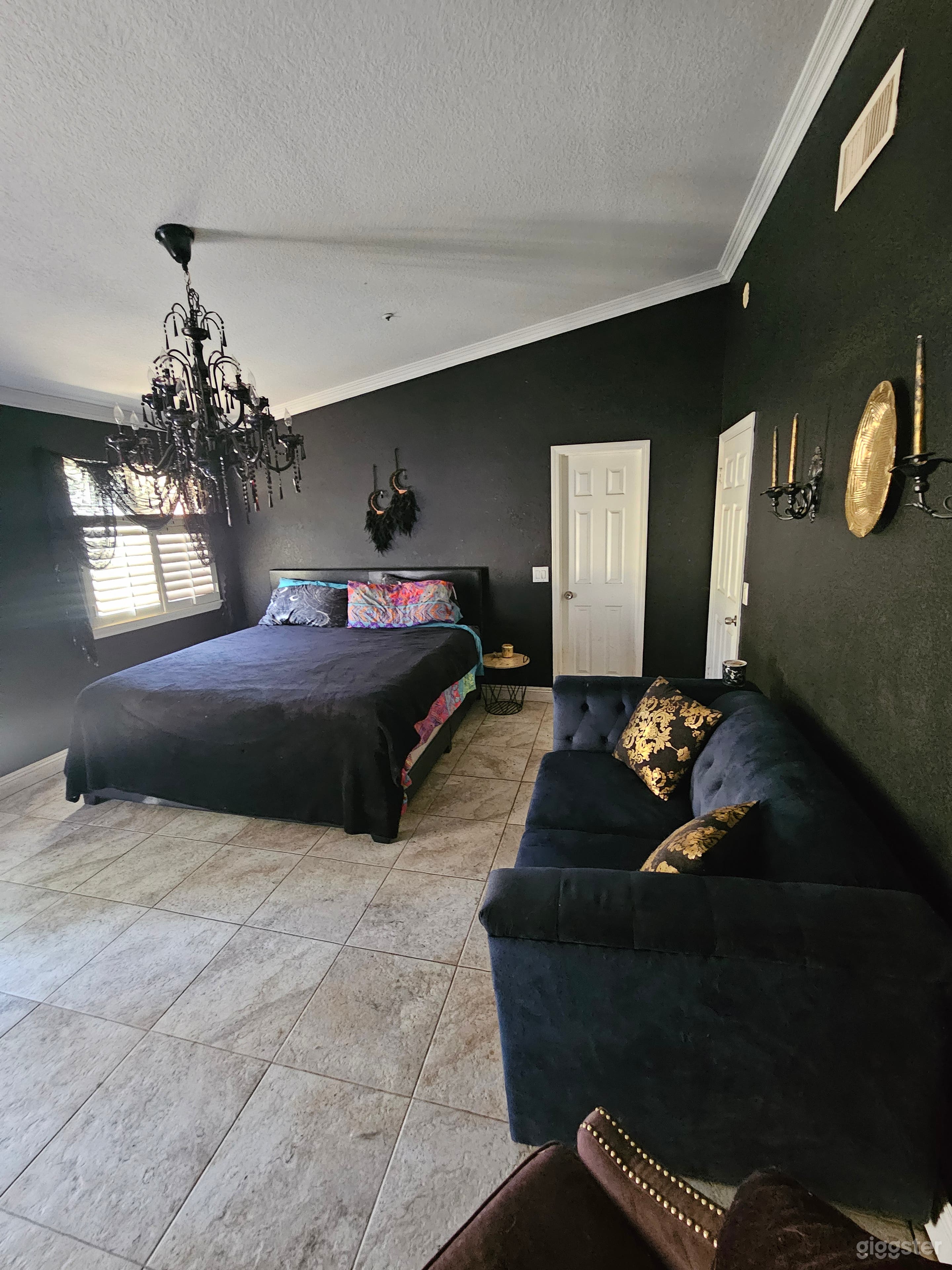 Ranch home on 5 acre horse farm with pool and outbuildings. Photo 2