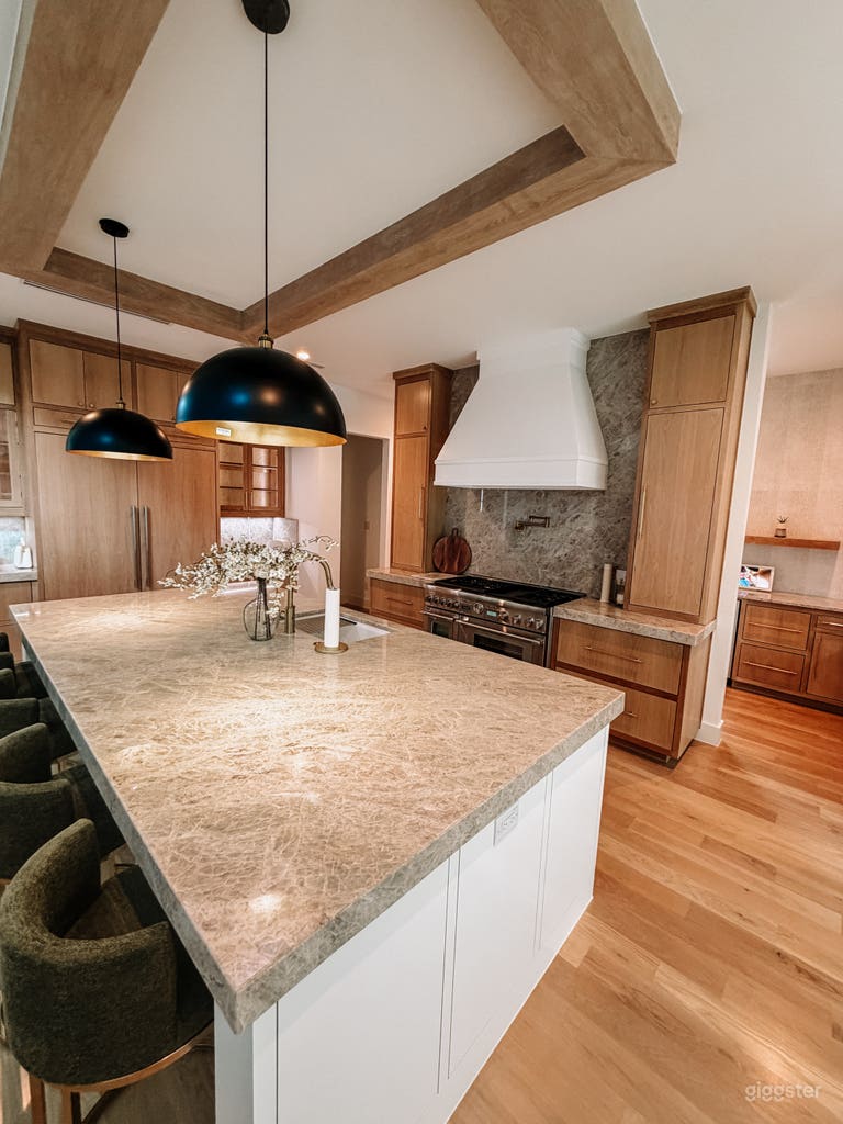  Designer kitchen space for content shoots 
