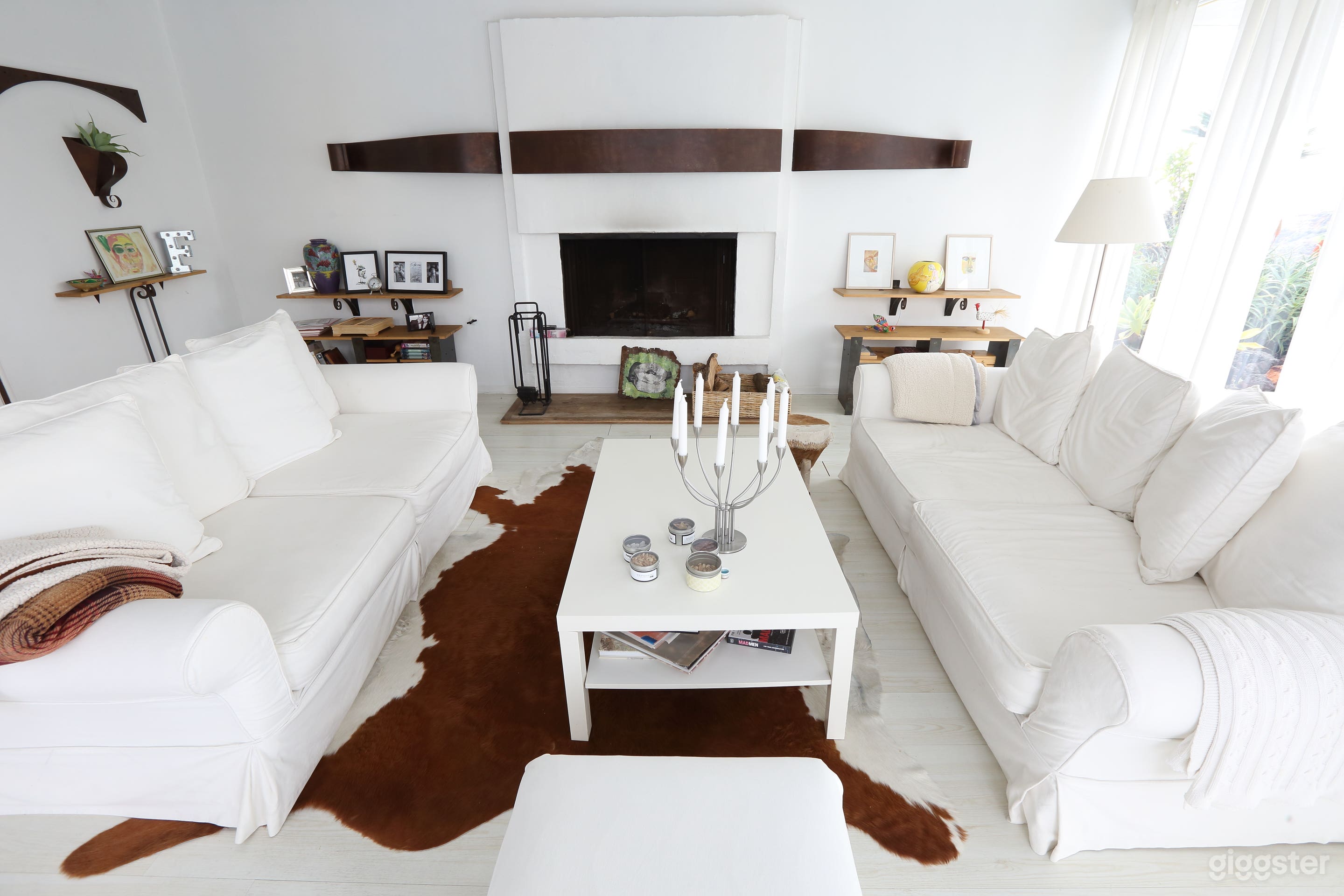 Bold & Retro Vibes Photo 4