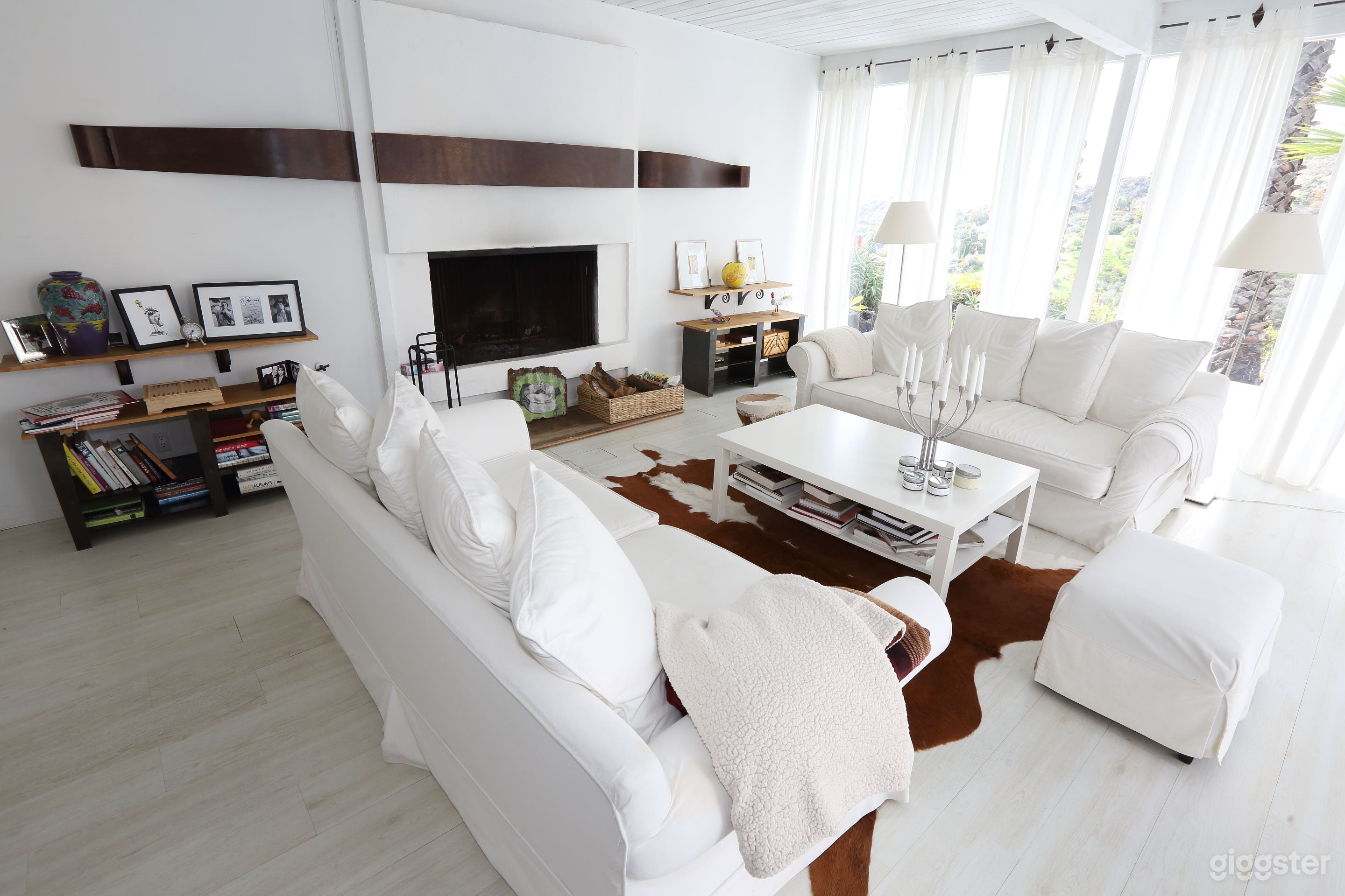 Bold & Retro Vibes Photo 2