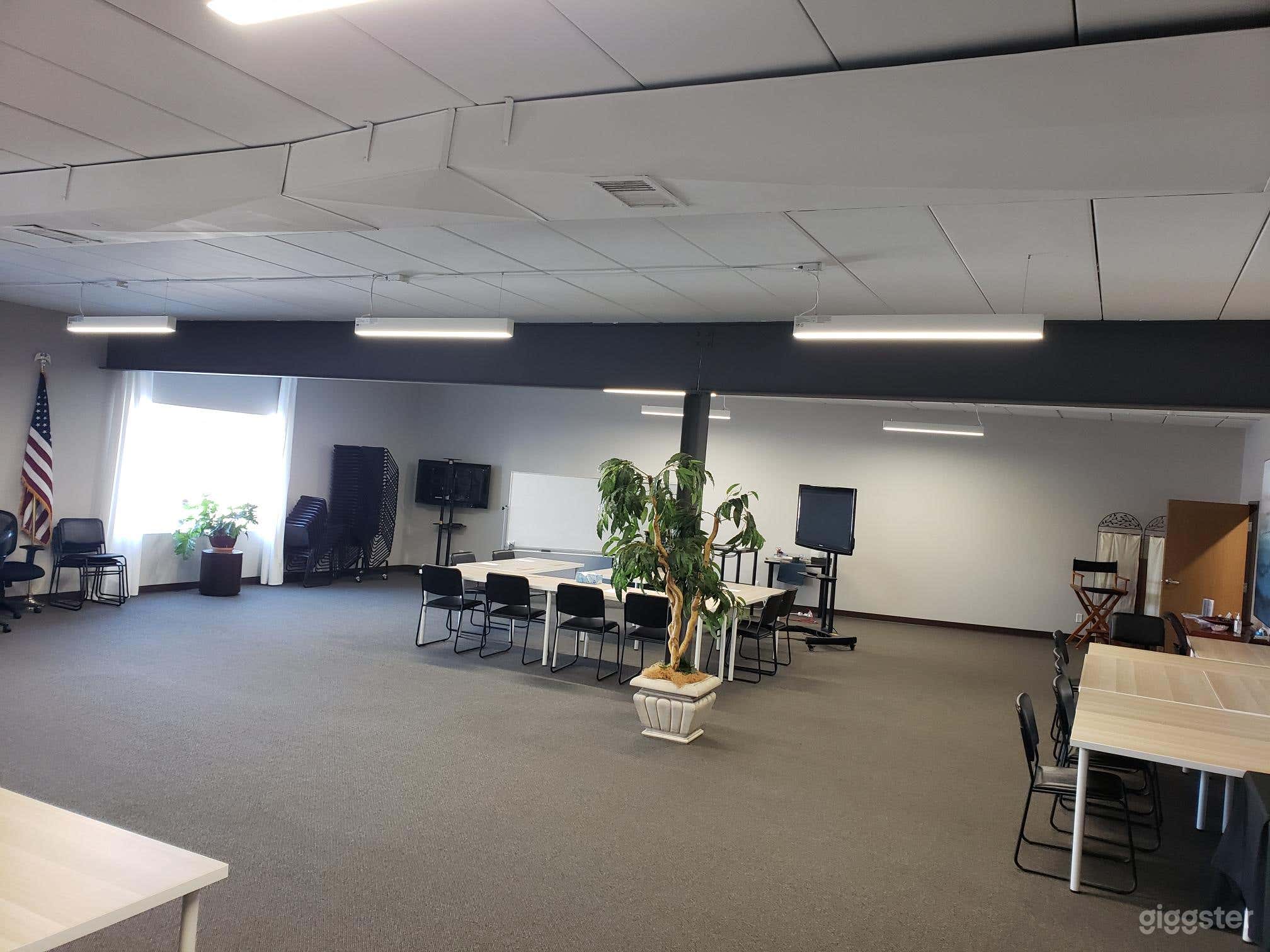 Superior Large conference in Livonia Photo 1