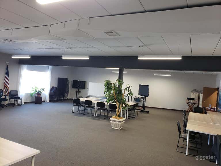  Superior Large conference in Livonia 