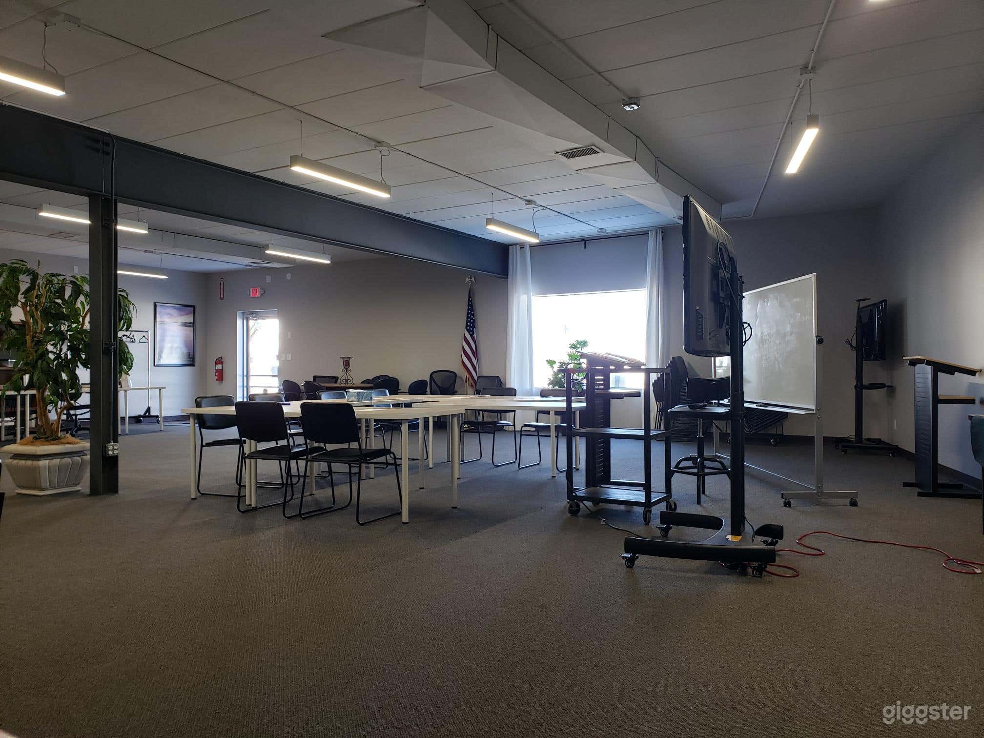 Superior Large conference in Livonia Photo 2