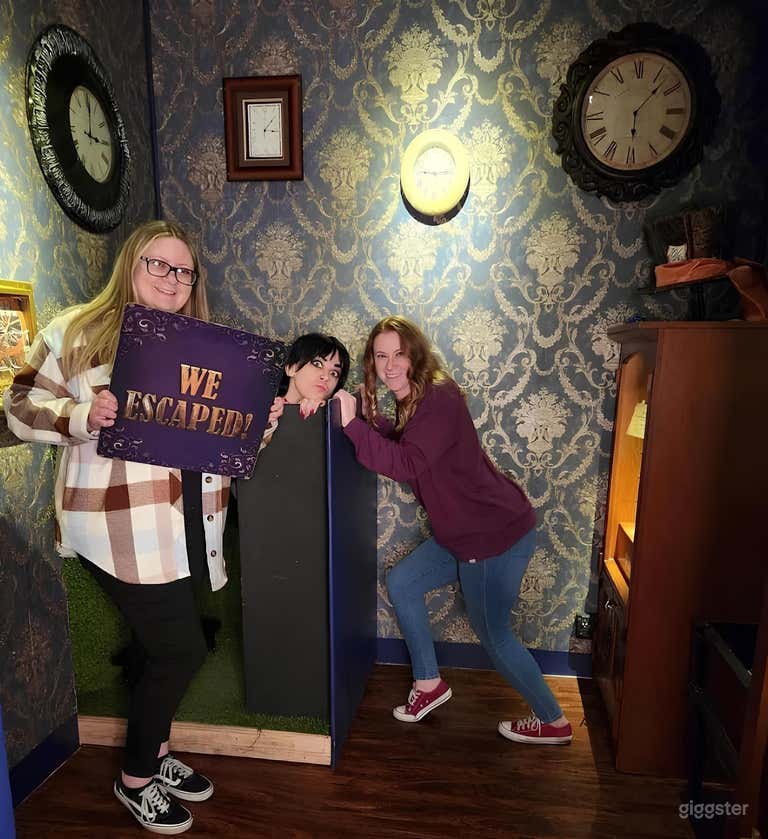  Once Upon a Time (Escape Room) 