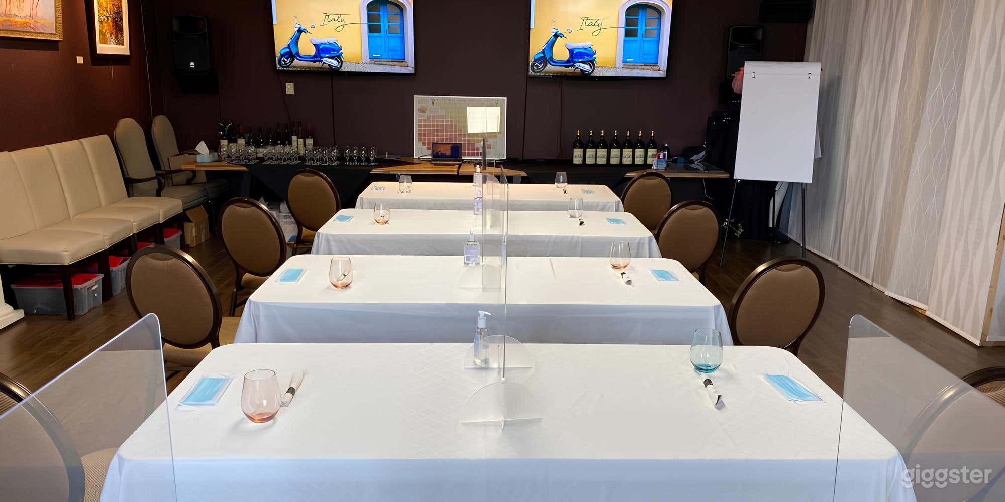 Furnished Indoor Da Vinci Room Photo 1