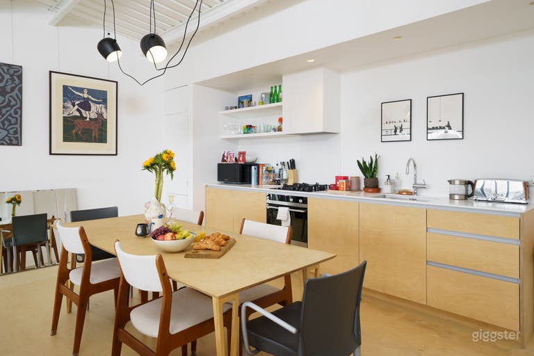  Calming space of natural and neautral tones 