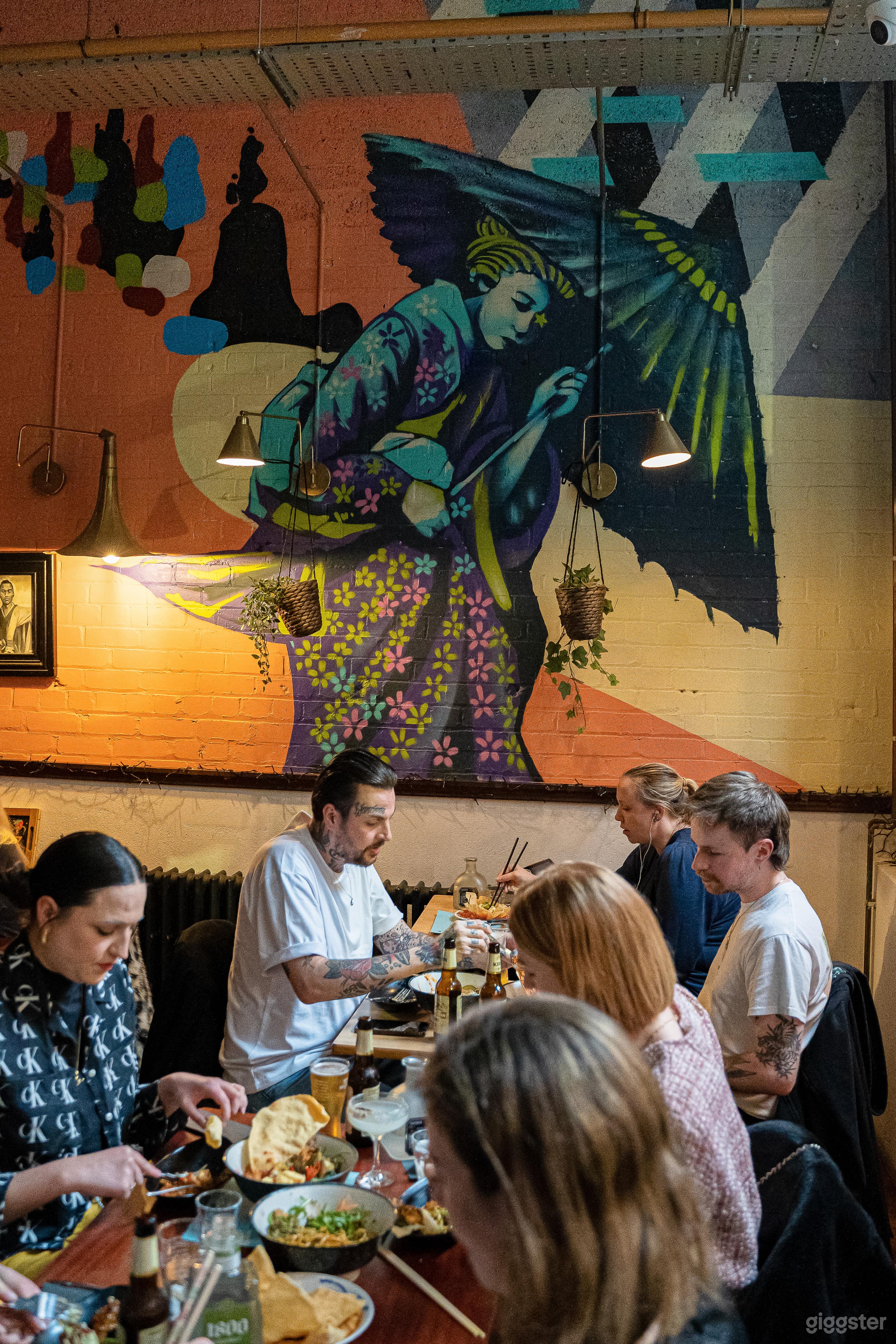 Vibrant Spacious Restaurant Belfast City Centre Photo 2