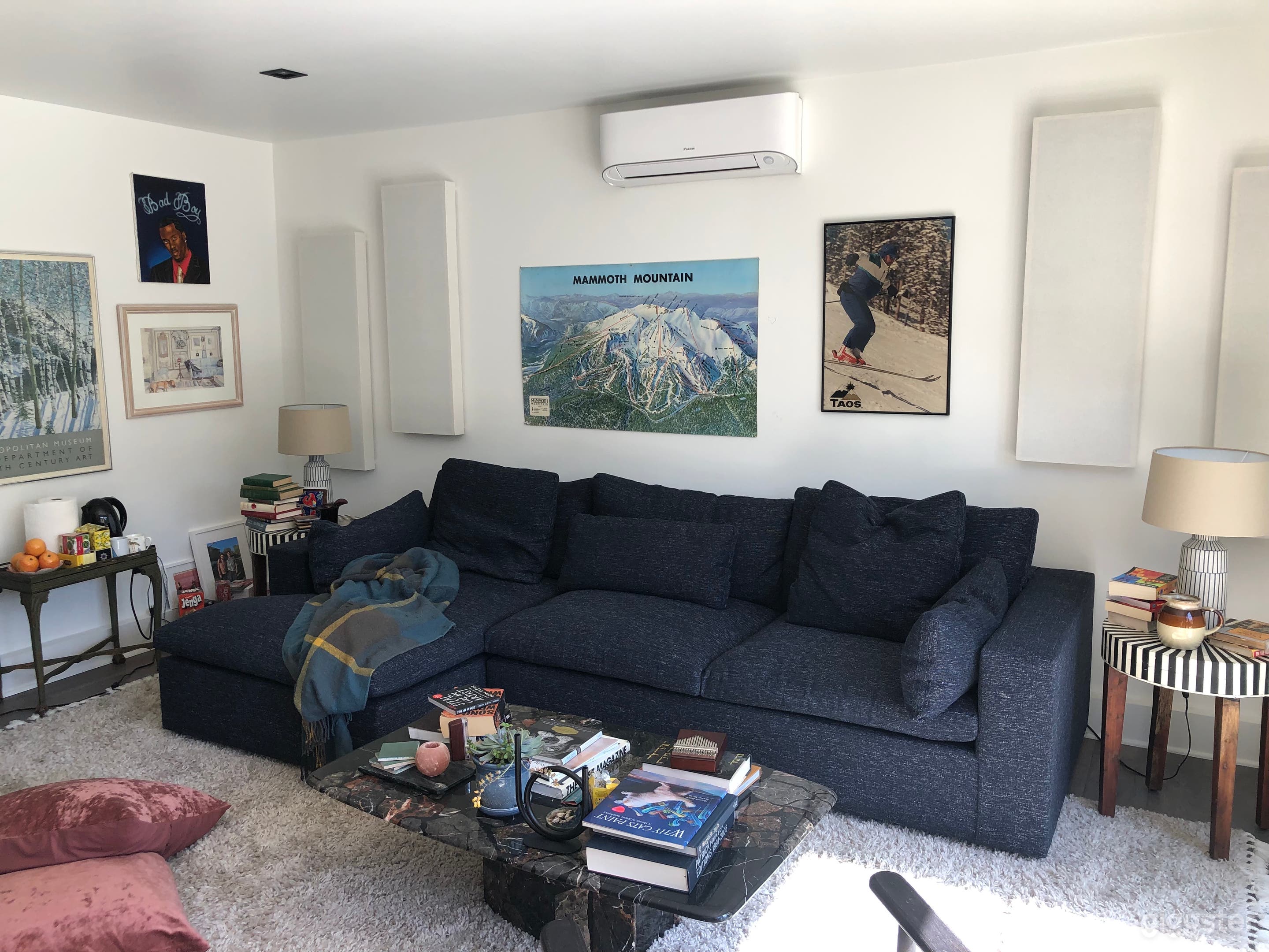 Perfectly Curated Standalone Studio Photo 3