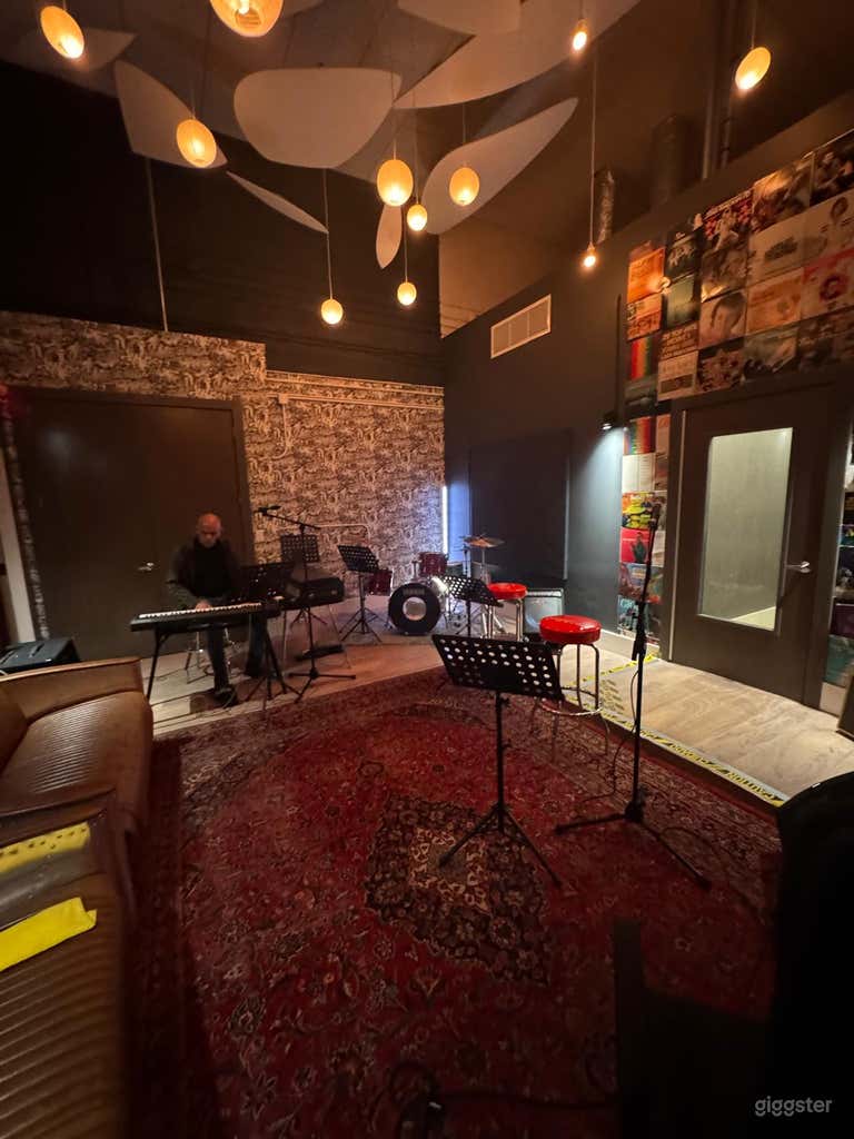  Creative Studio for Music Production, Podcast, DJ 