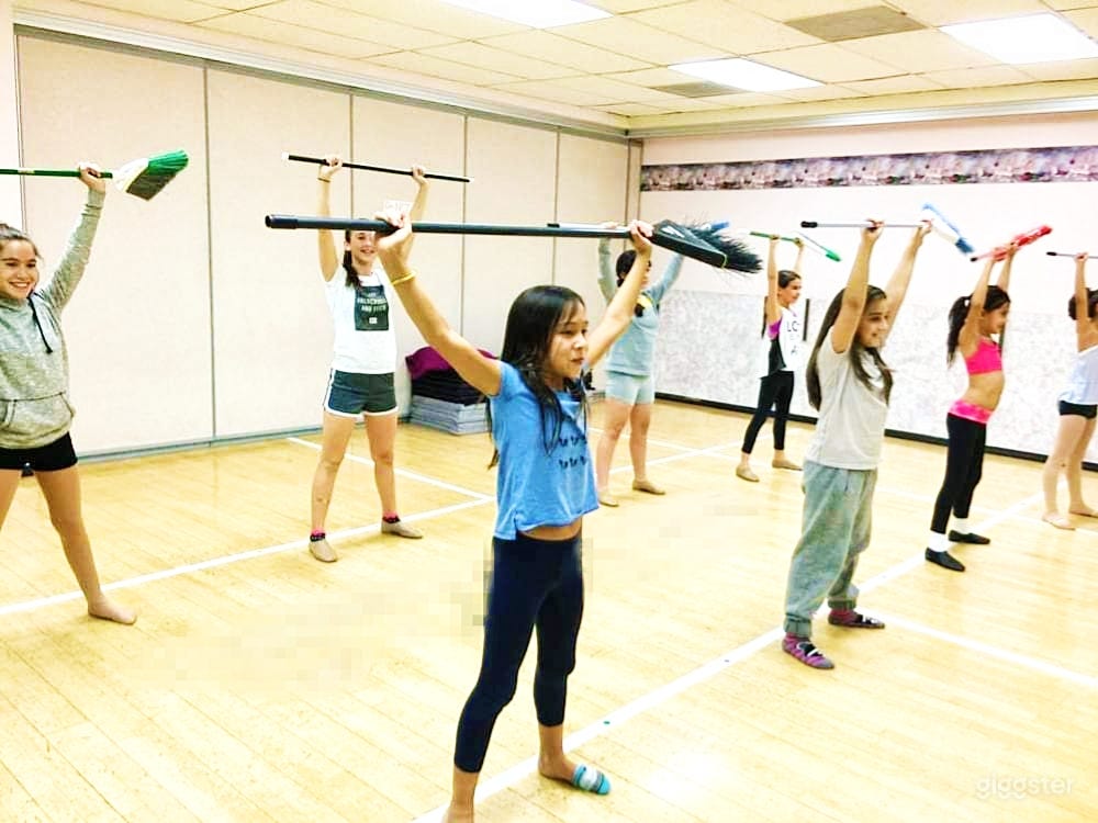 In-Demand Modern Dance Studio Space in West Hills  Photo 3