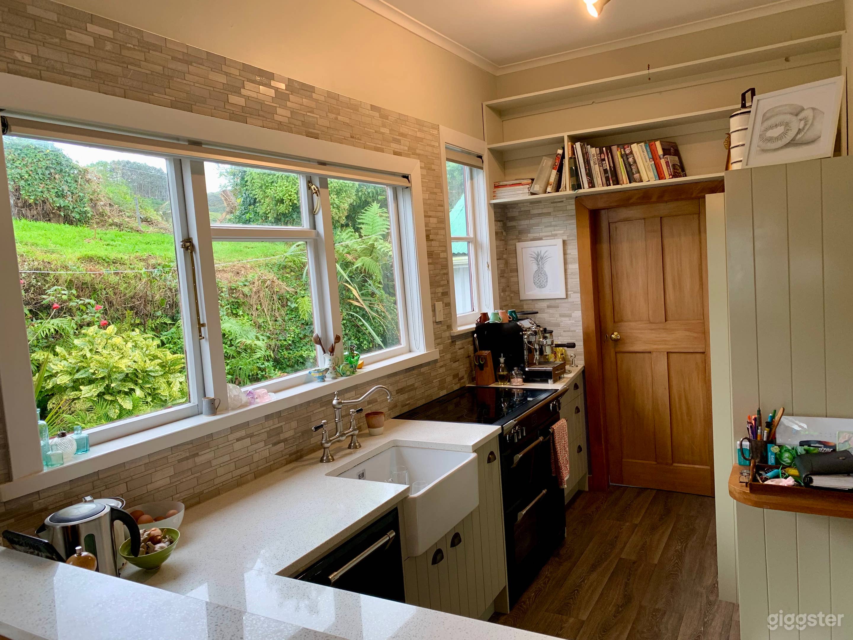 Bright White Villa with Panoramic Harbour & Valley Views Photo 4