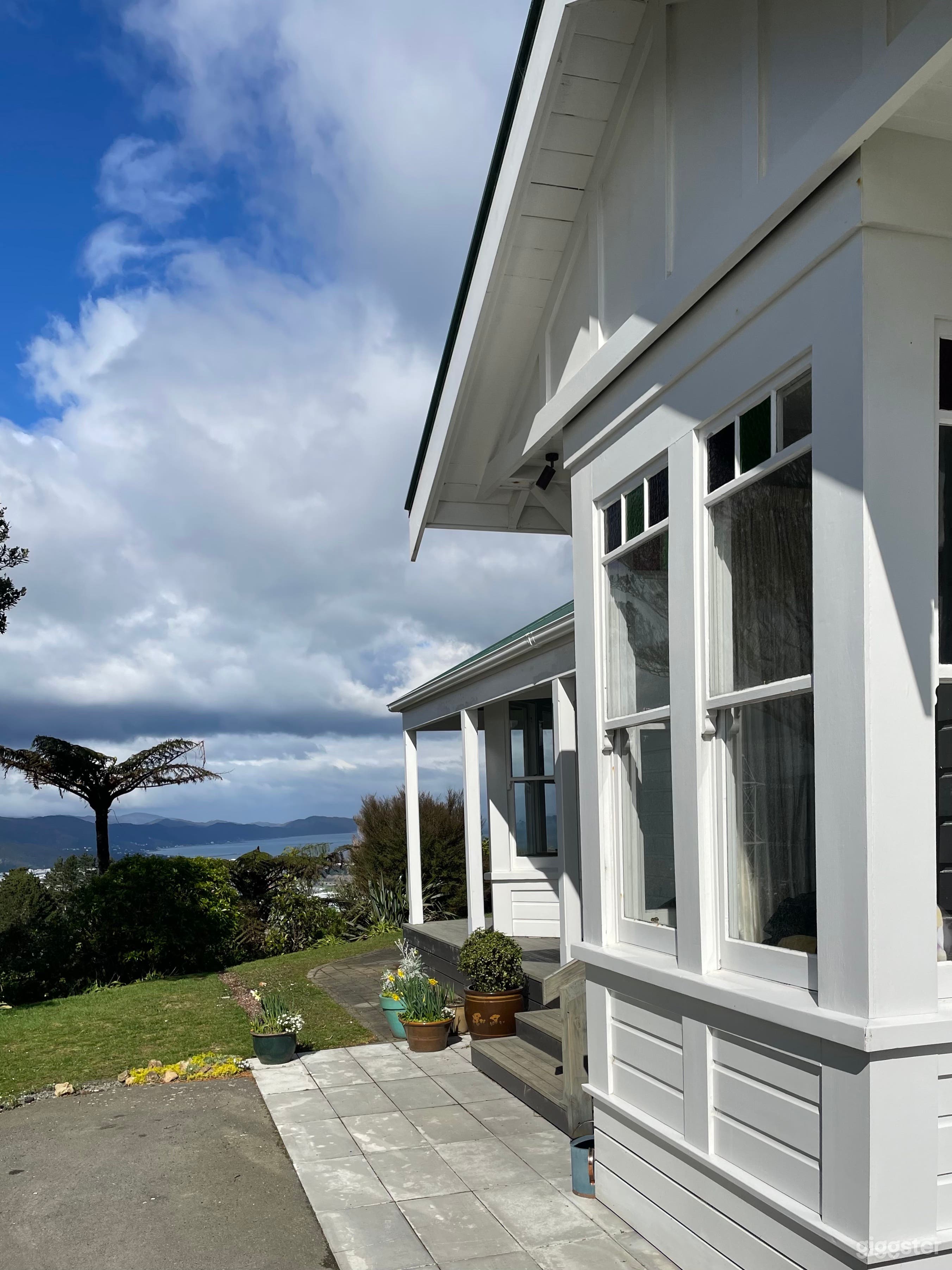 Bright White Villa with Panoramic Harbour & Valley Views Photo 2