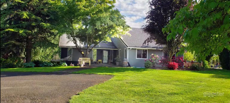  Private Suite in Park-like Setting in Canby 