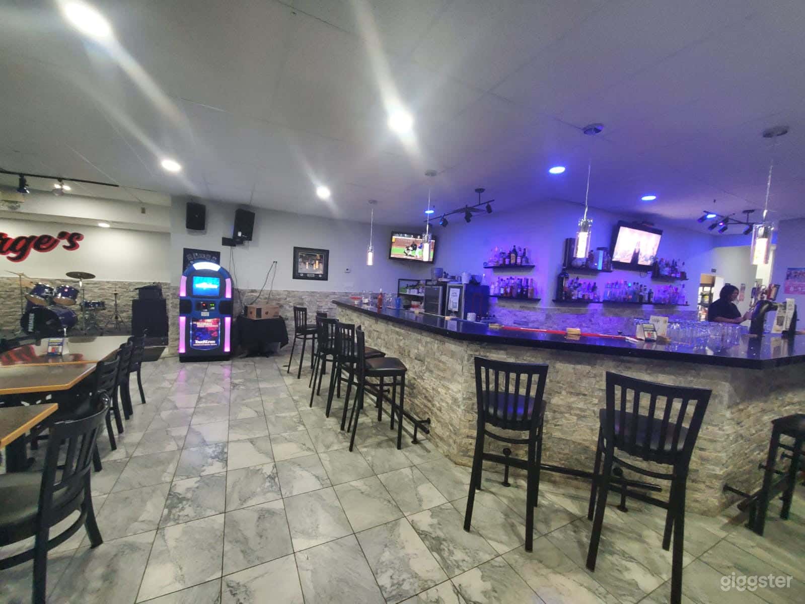 Modern Restaurant/Bar  Photo 1