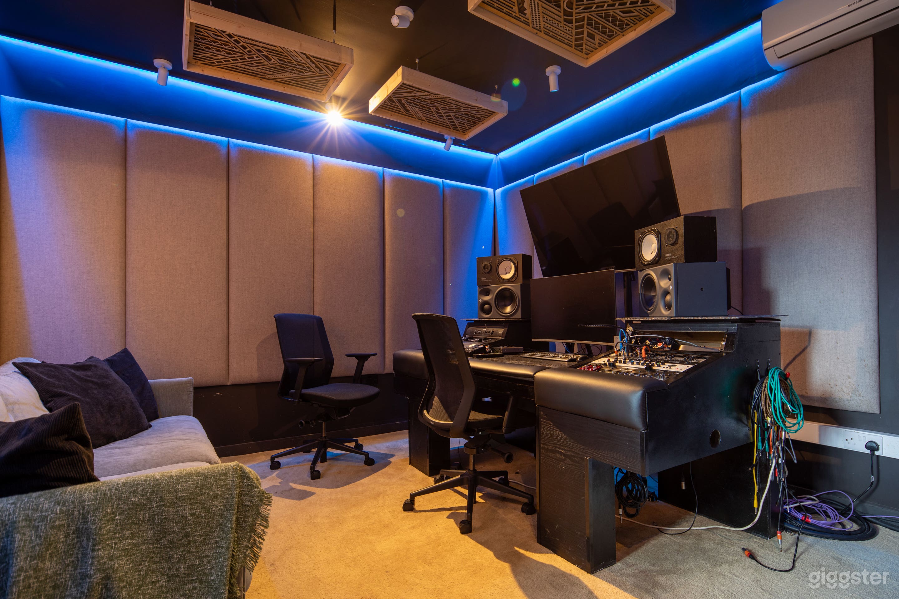 Premium Music Recording Studio   Photo 1