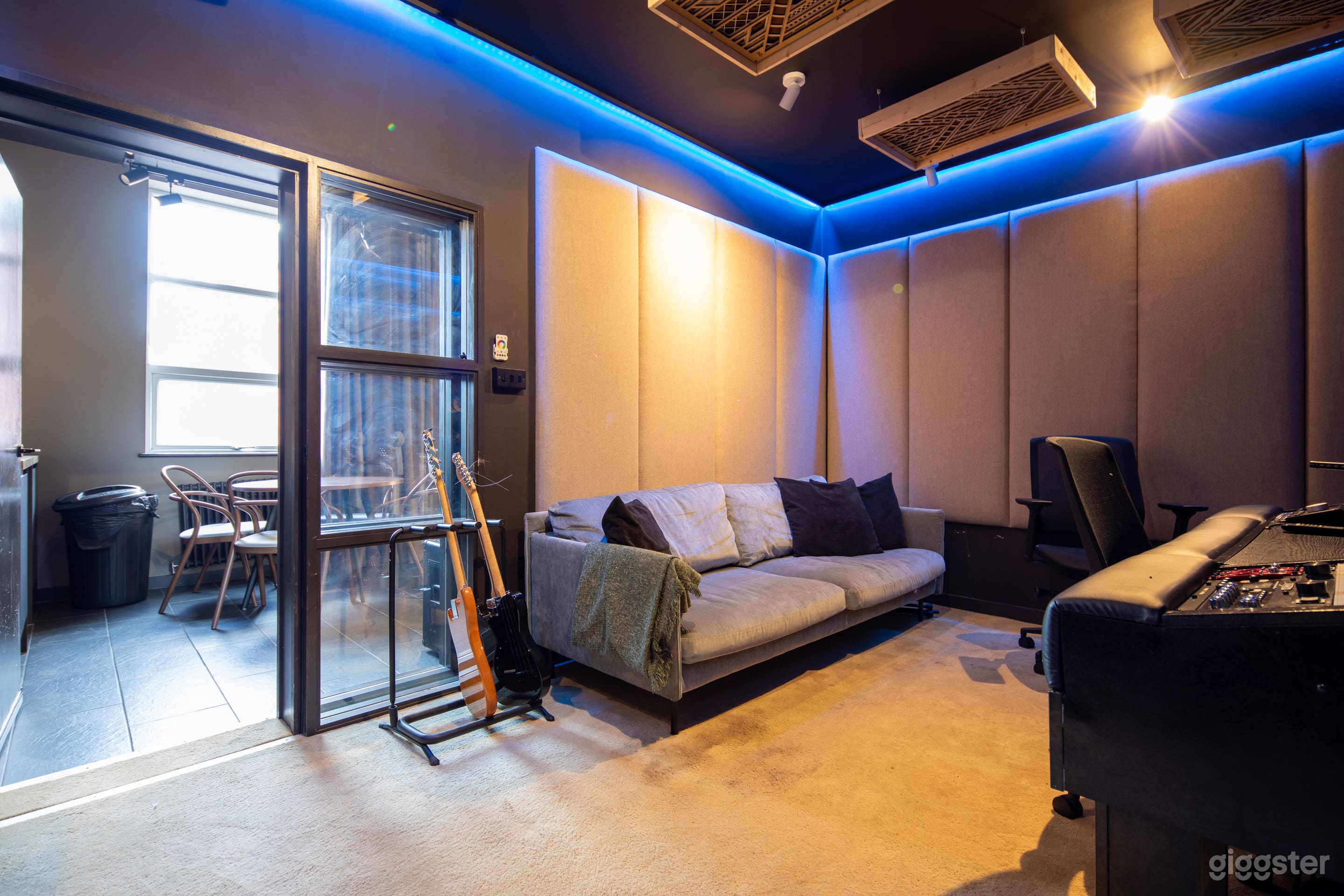 Premium Music Recording Studio   Photo 3