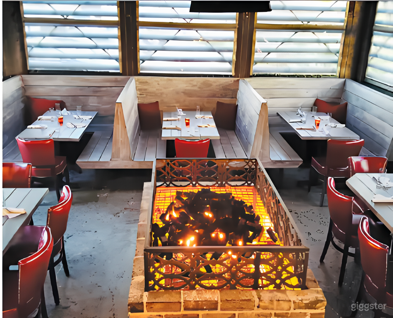 Modern and Cozy Fire Pit Lounge Photo 3