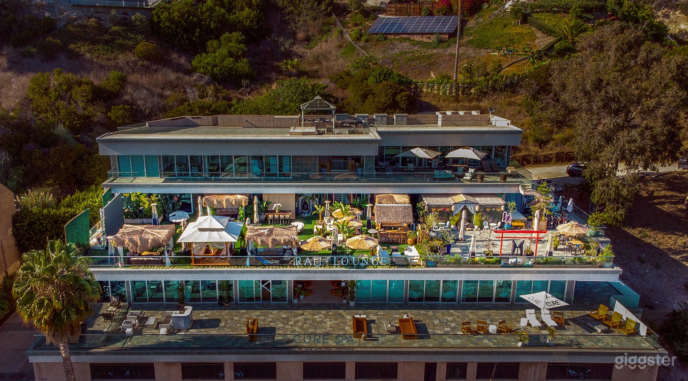 Zen tropical rooftop Photo 1