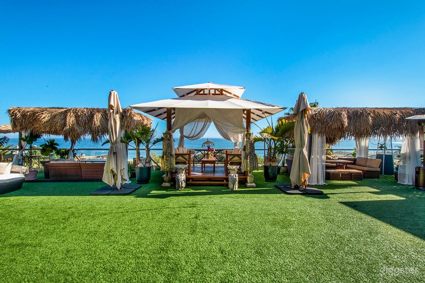 Zen tropical rooftop Photo 3