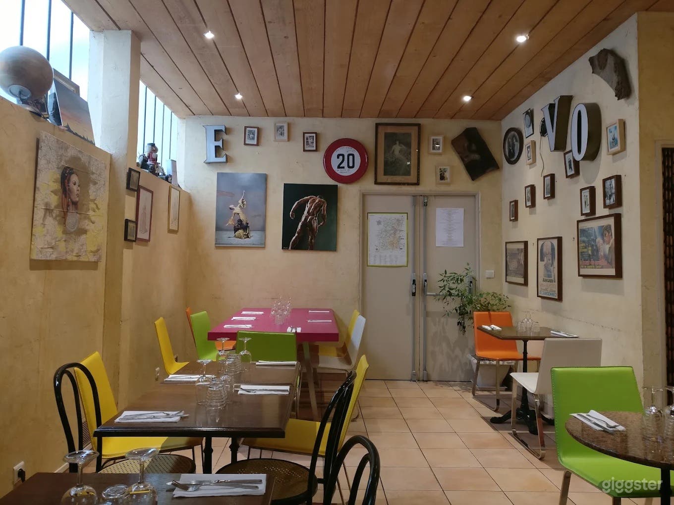 Photo de Cave à vin au charme à l'ancienne à Courbevoie 2