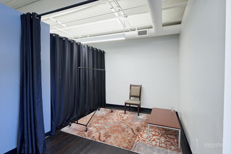  Large, Bright, Open Blank Space in Sunnyslope 