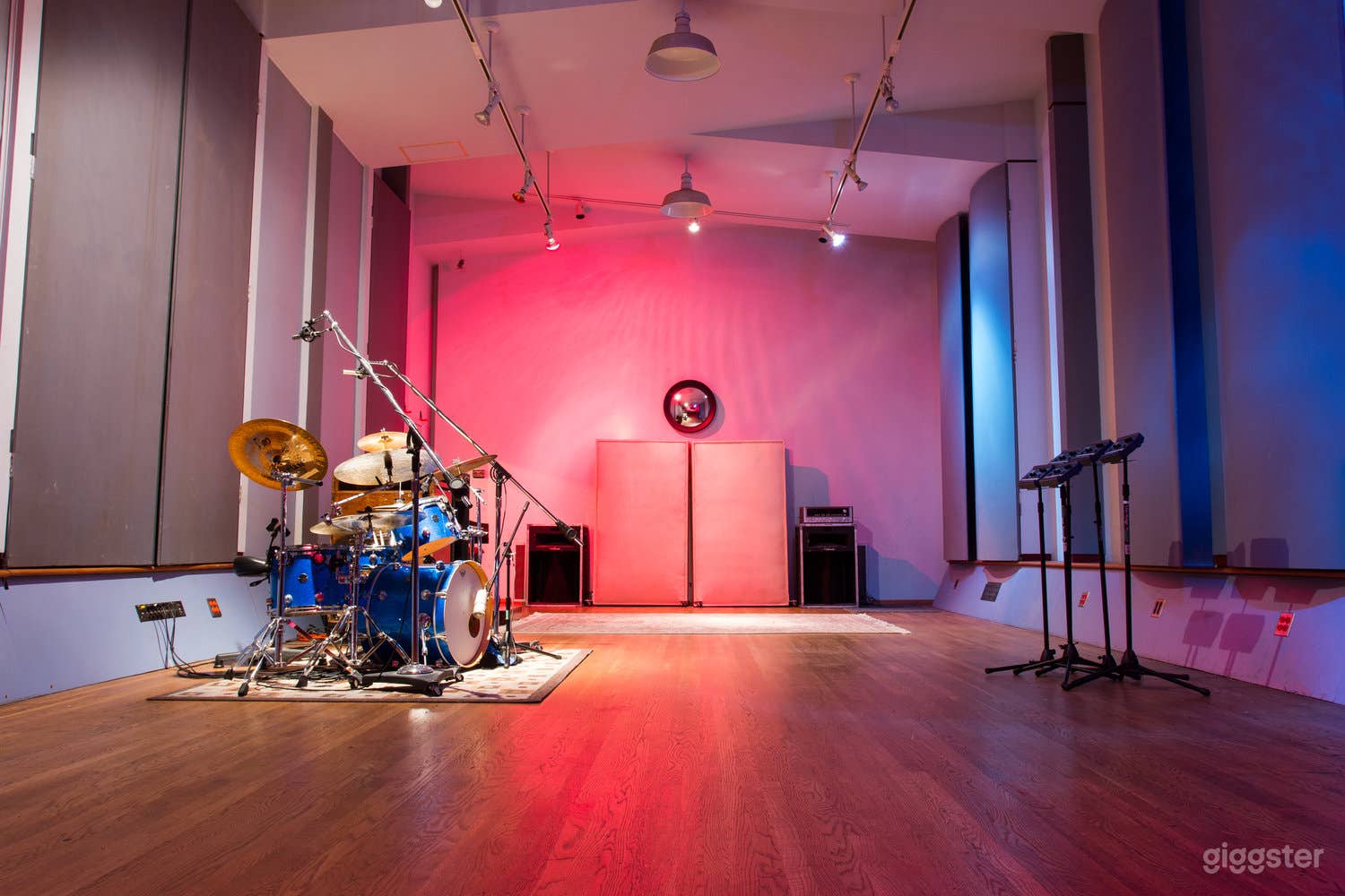 Live Room Long Shot Open Room