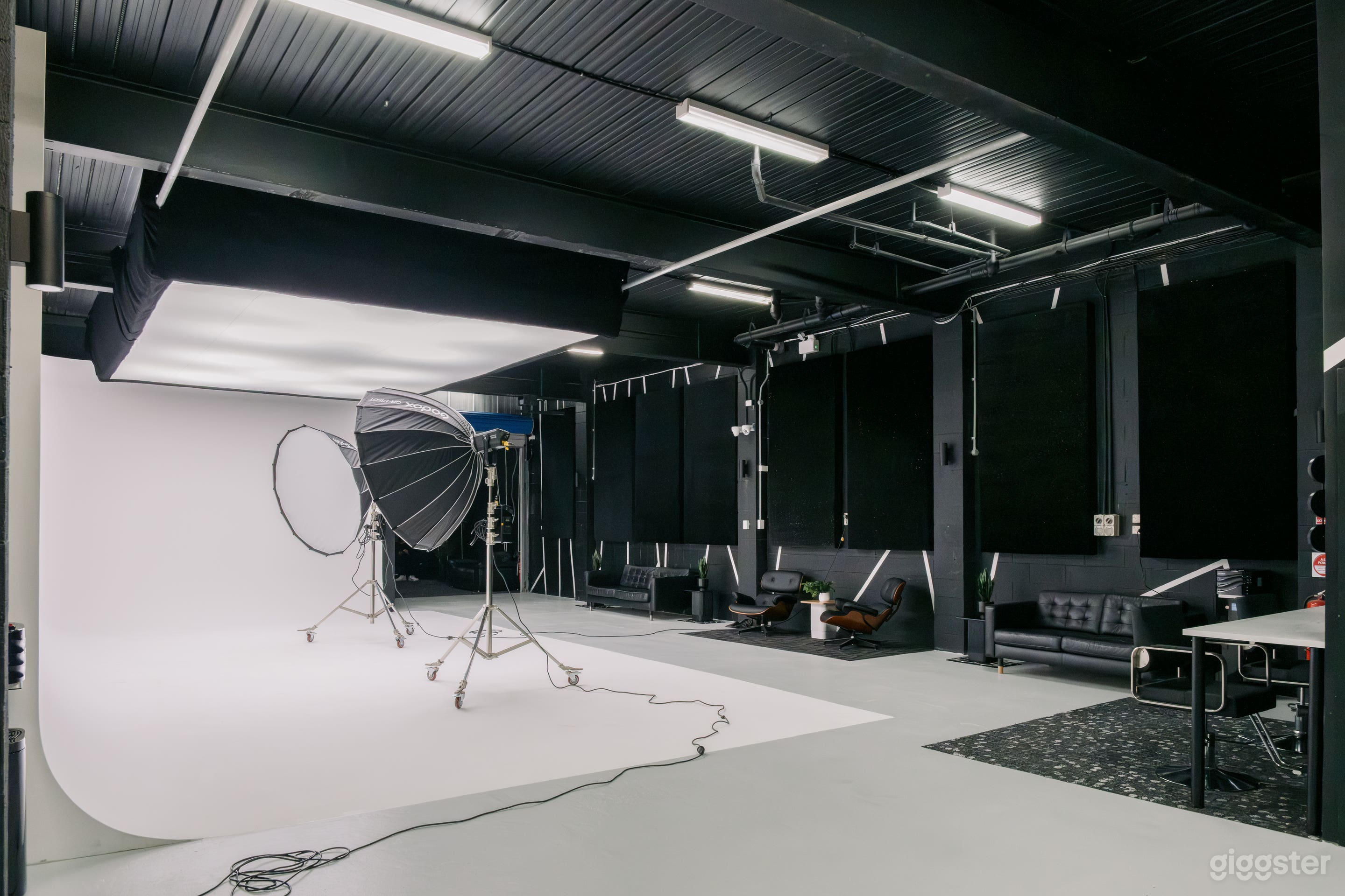 Cyclorama Photo Studio Photo 4