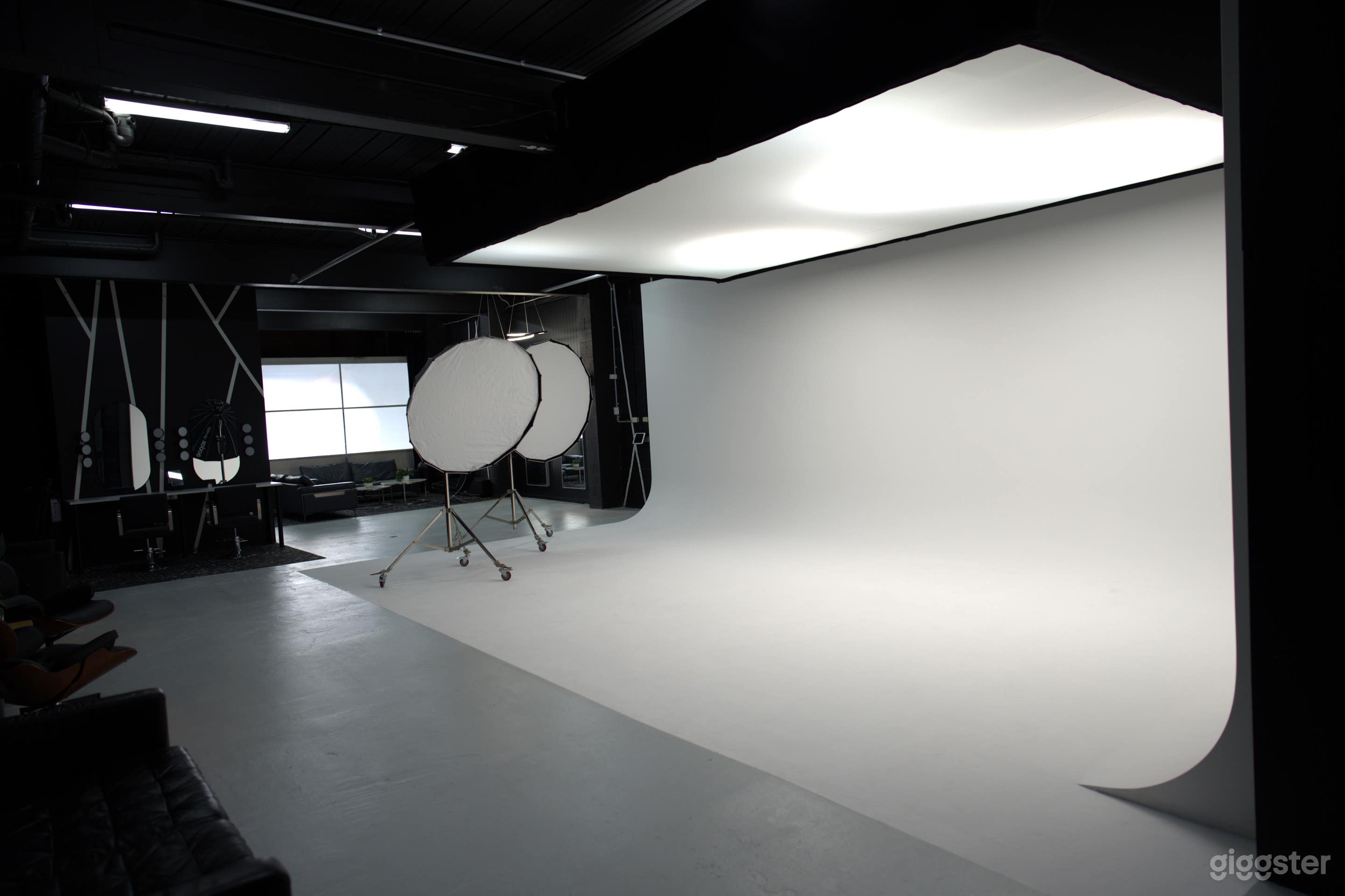 Cyclorama Photo Studio Photo 2