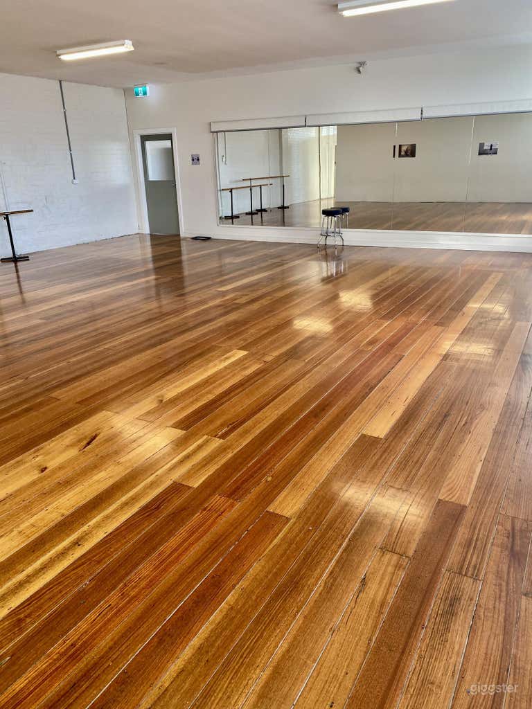  Preston Studio Due - Spazio per Danza Luminoso al Piano Superiore 