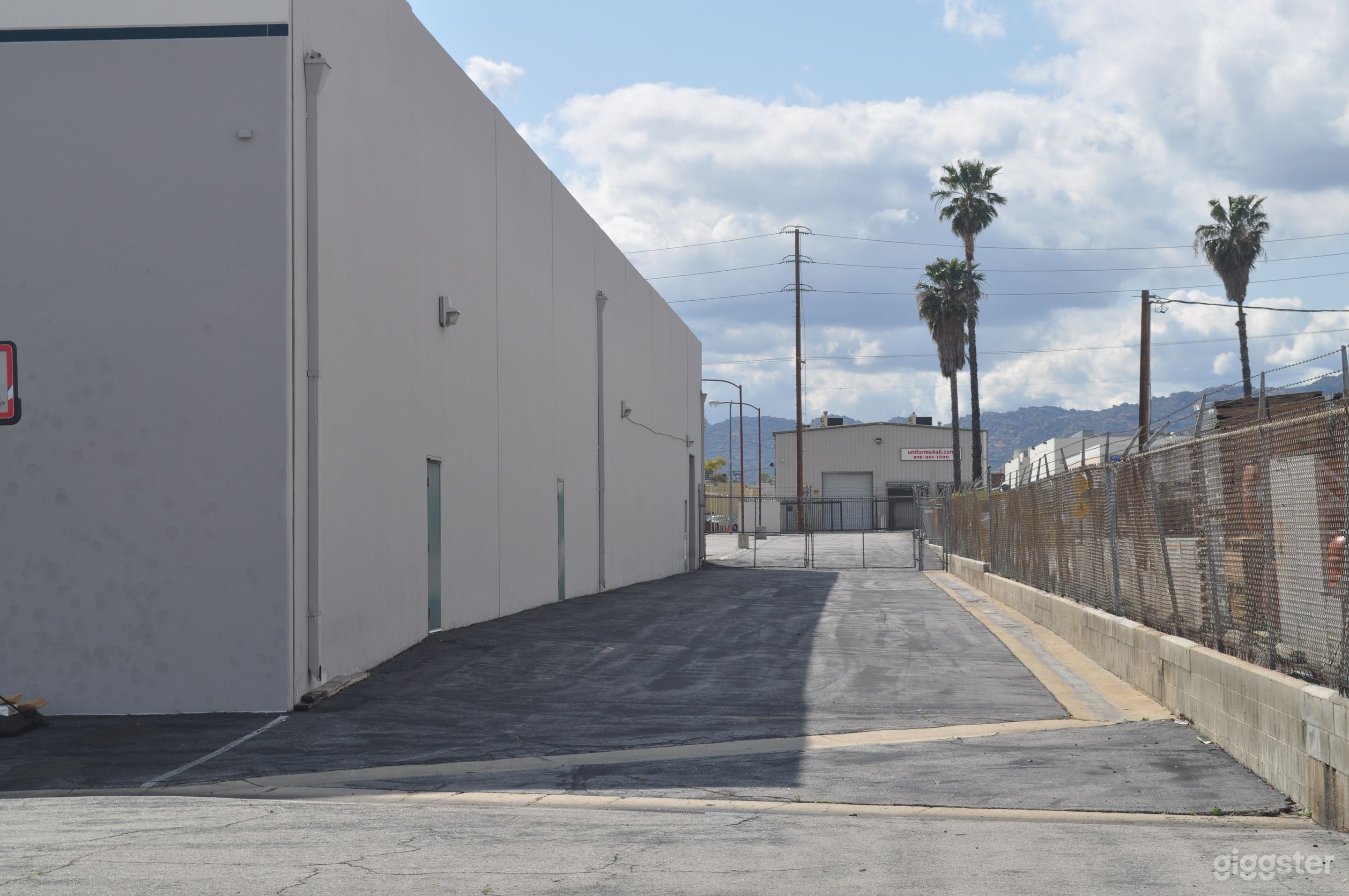 Amazon Style Warehouse Packaging Facility Photo 3