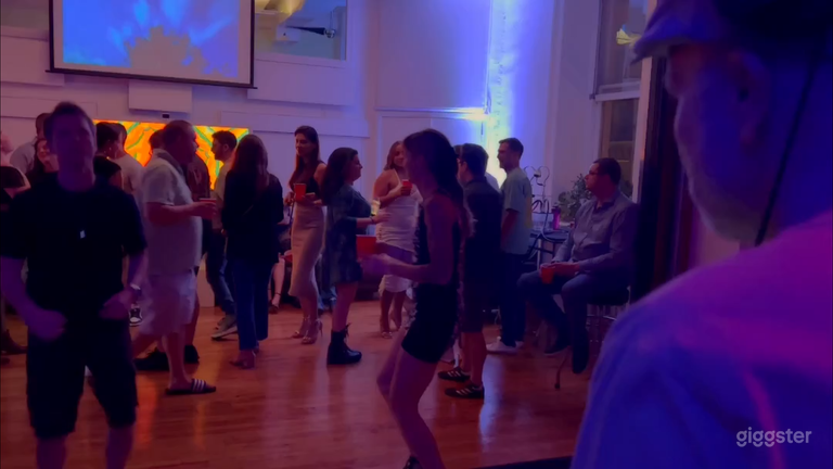  Multi-use loft In Union Square. Est 1994. 