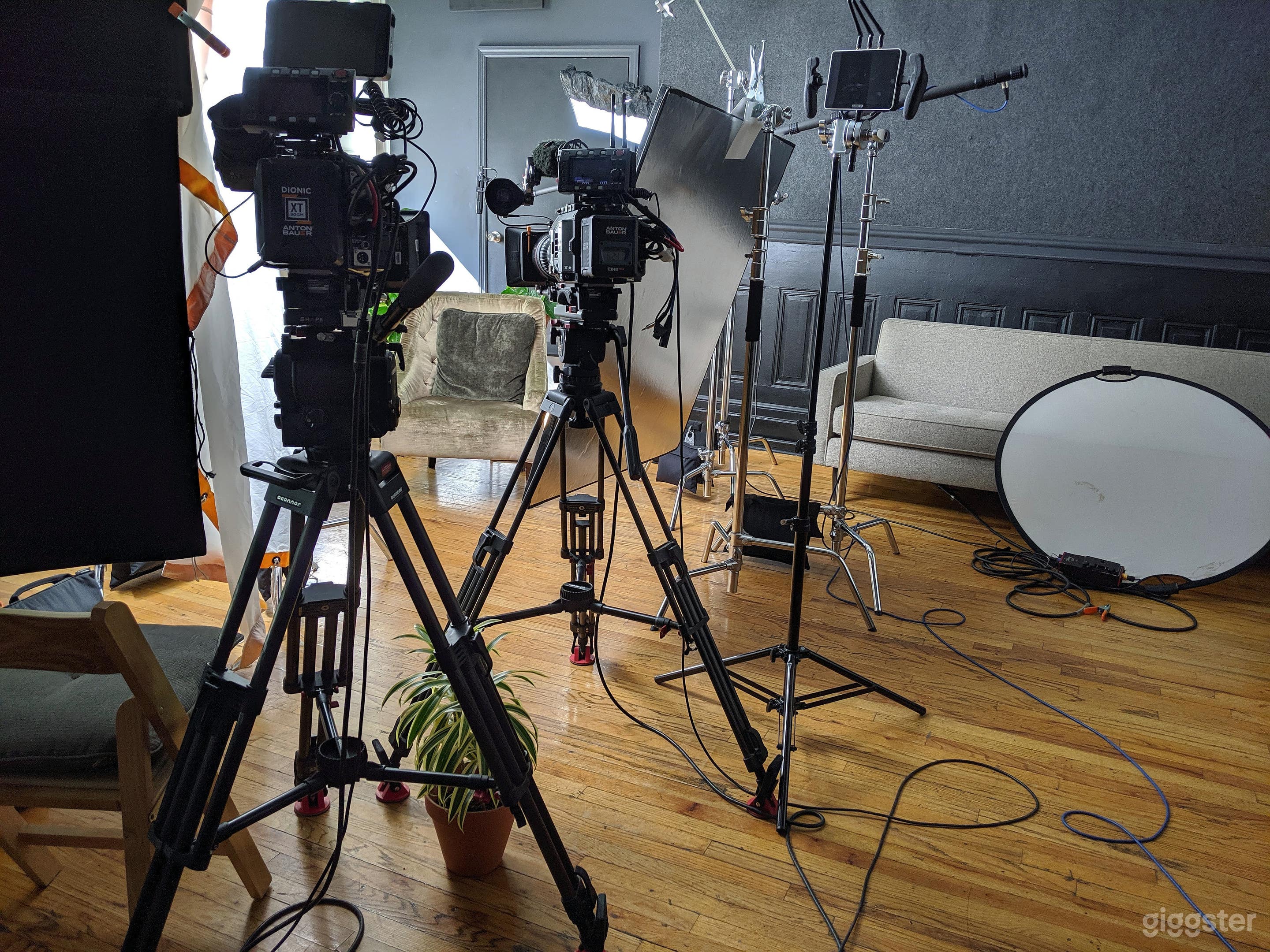 Multi-use loft In Union Square. Est 1994. Photo 3