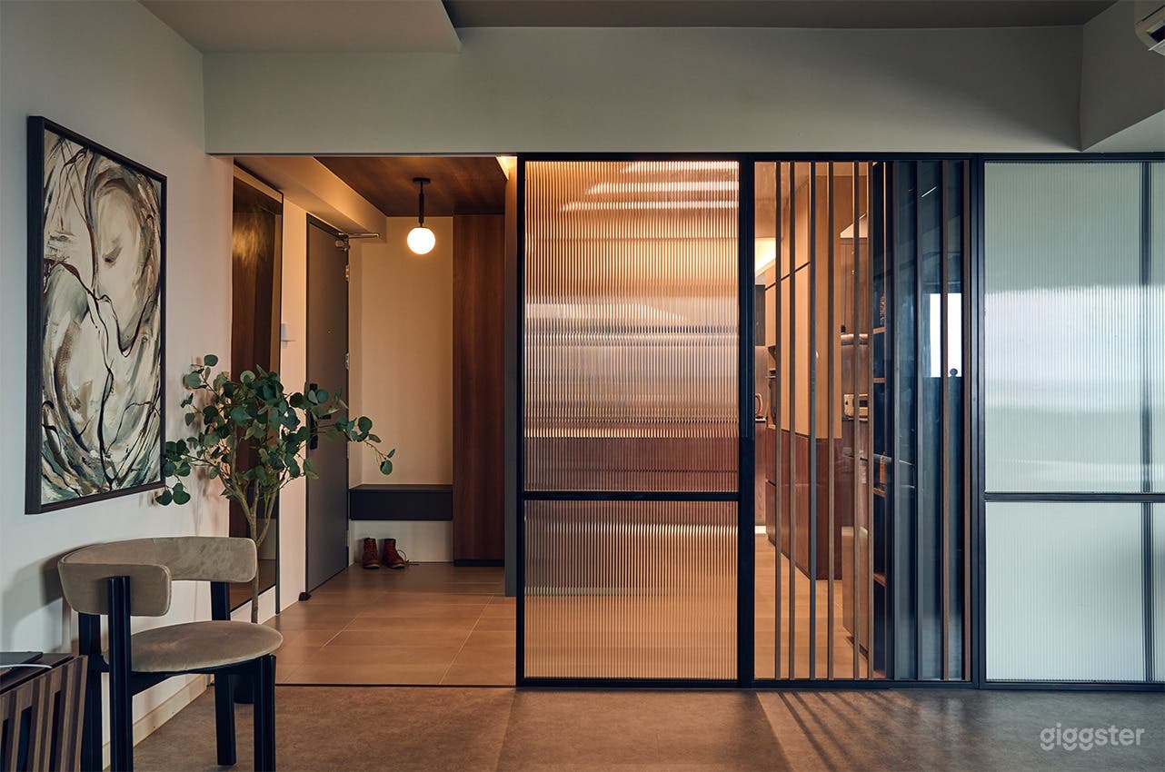 Modern Open-Concept Minimalist Apartment Photo 1