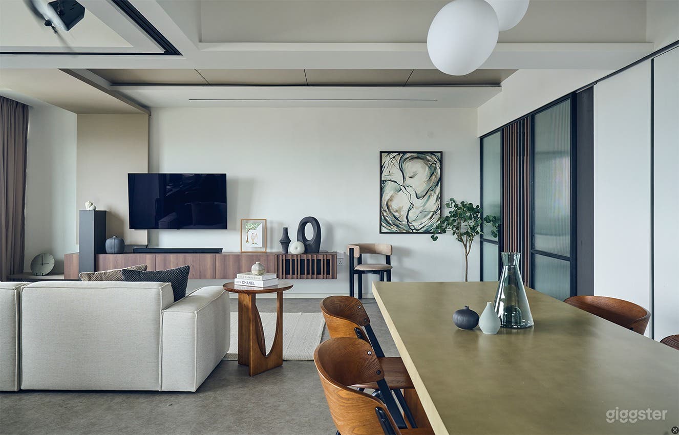 Modern Open-Concept Minimalist Apartment Photo 4