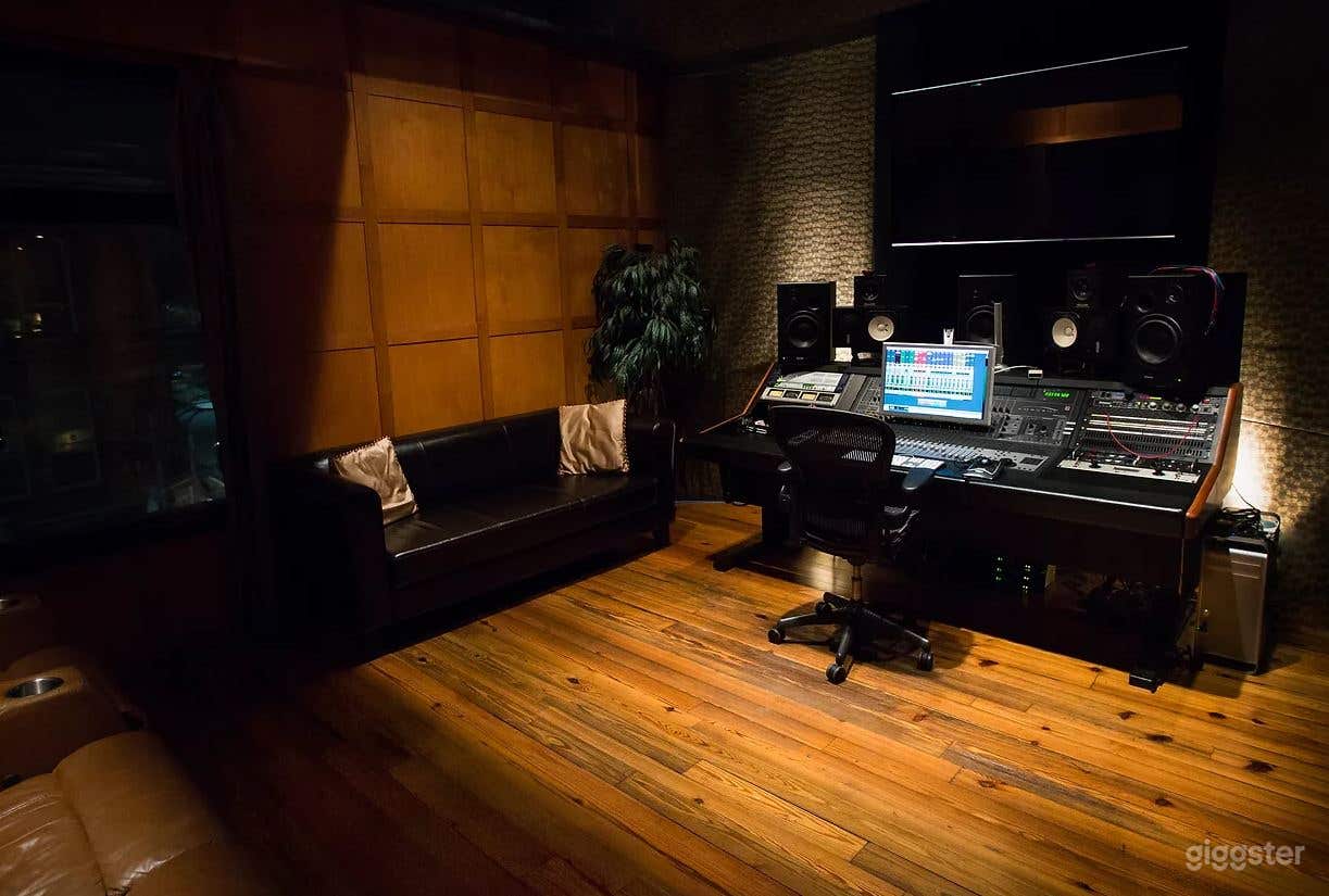 Studio B - Library Photo 2