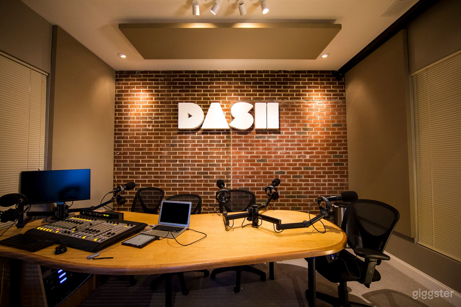 DASH Radio Station With 5 Mics That Can Record High Quality Audio.