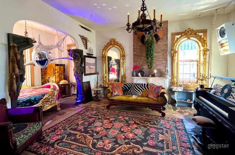  Historical Mansion with Gardens and Pool 