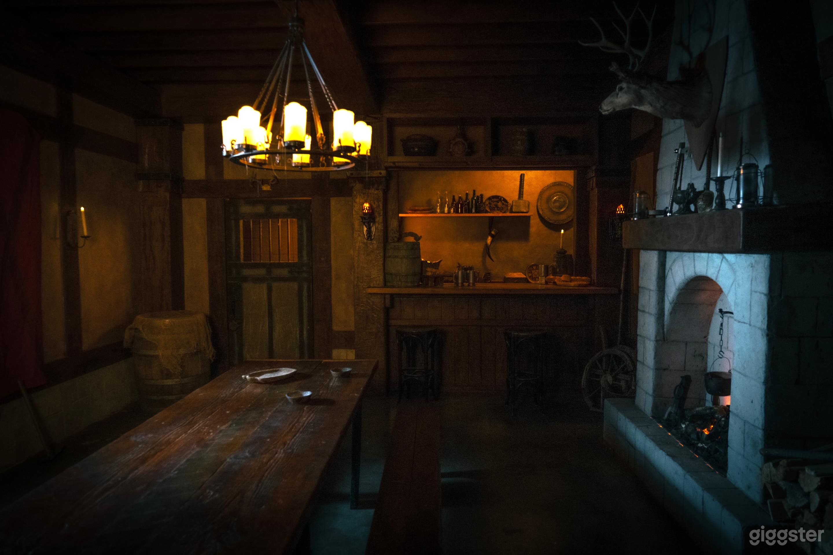 6K sq/ft of Sci Fi, Fantasy, and Horror Photo 2