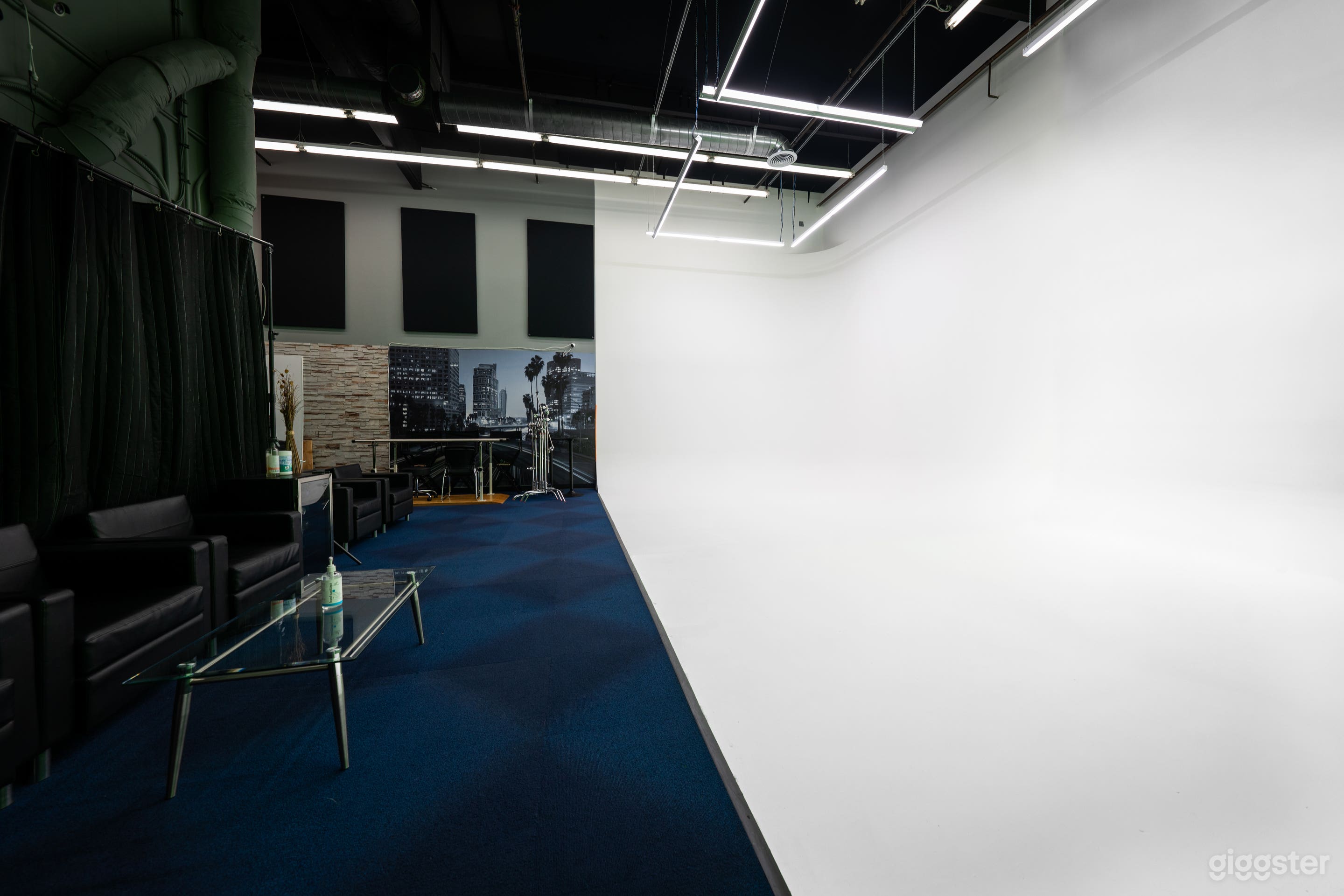 White Infinity Wall Studio with Mock Hospital Room Photo 2