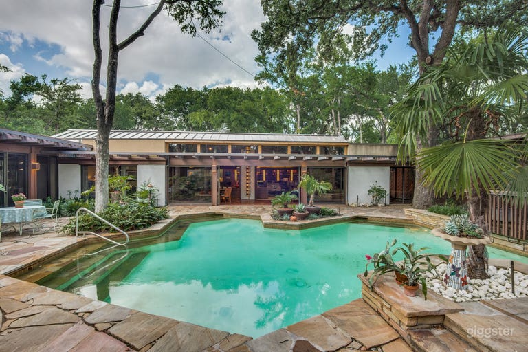  Geometric Pool with Tropical 3500sf Courtyard Surrounded by Home 