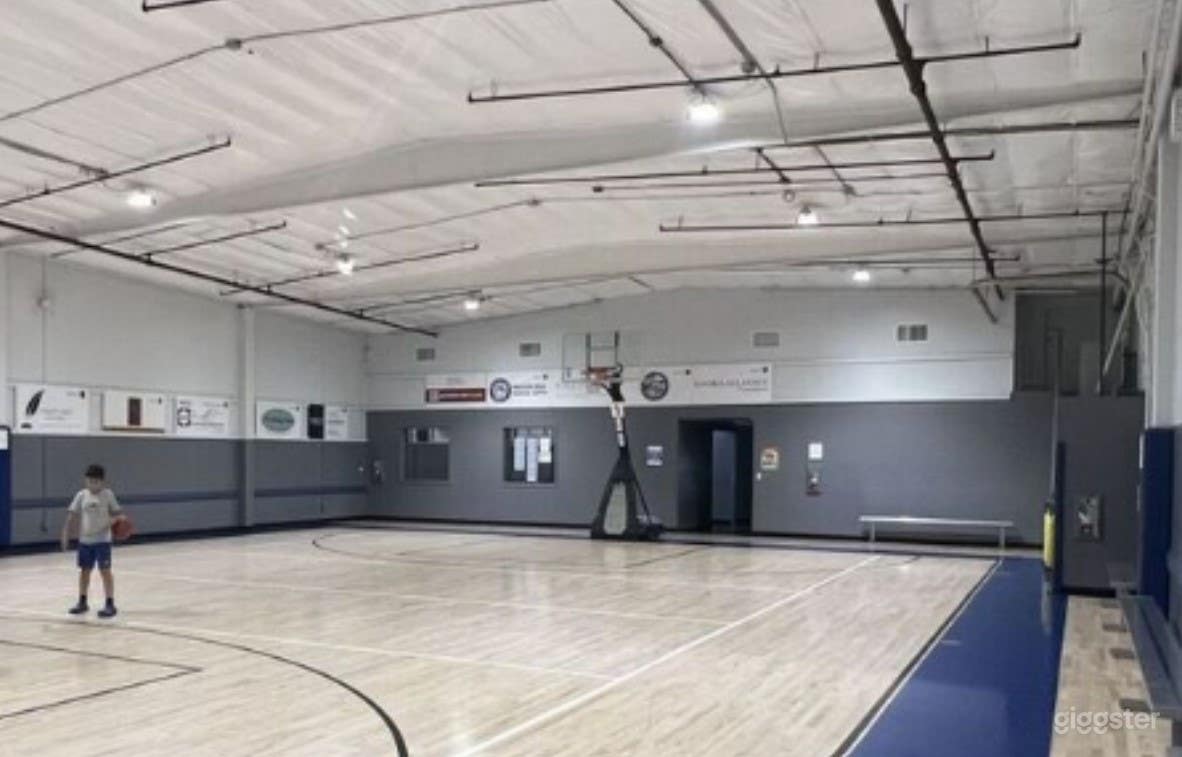Modern and Basic Indoor Basketball Court Photo 2