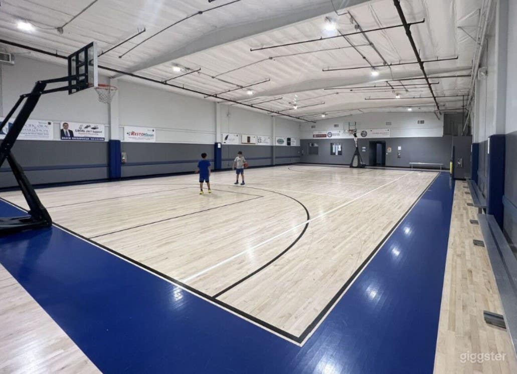 Modern and Basic Indoor Basketball Court Photo 1