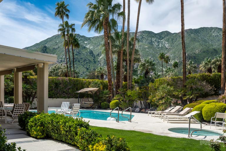  Spectacular view of mountains 