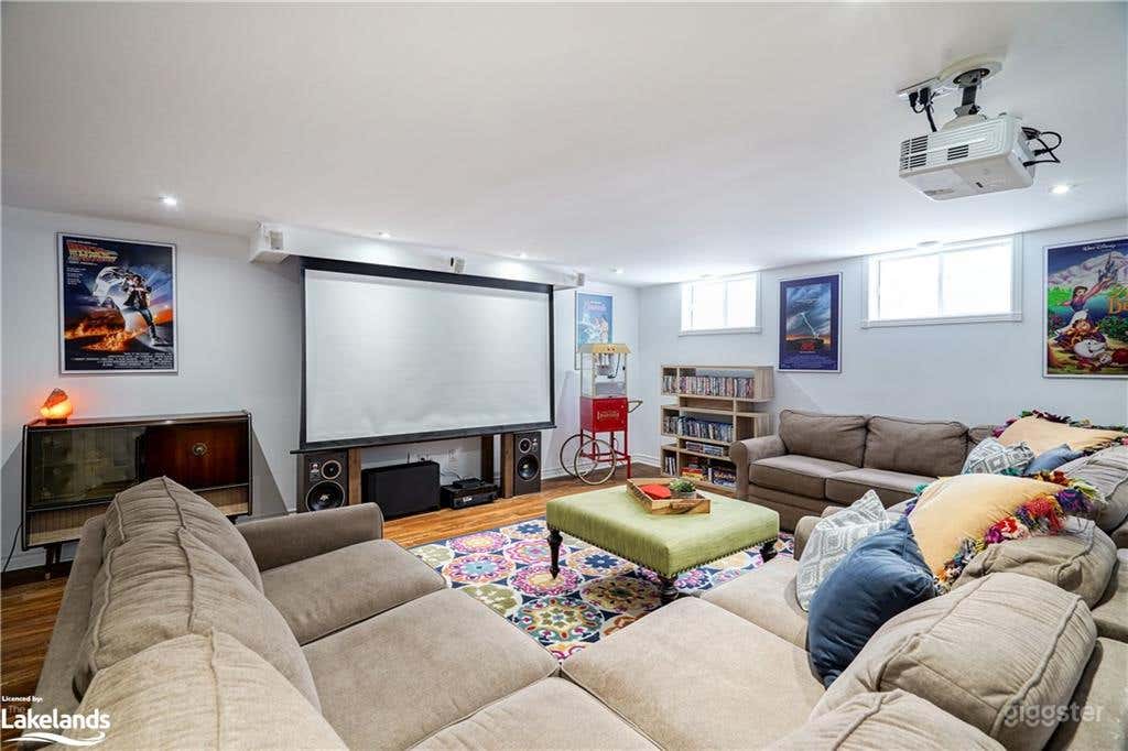 Modern Bungalow On Massive Property With Creek Photo 1