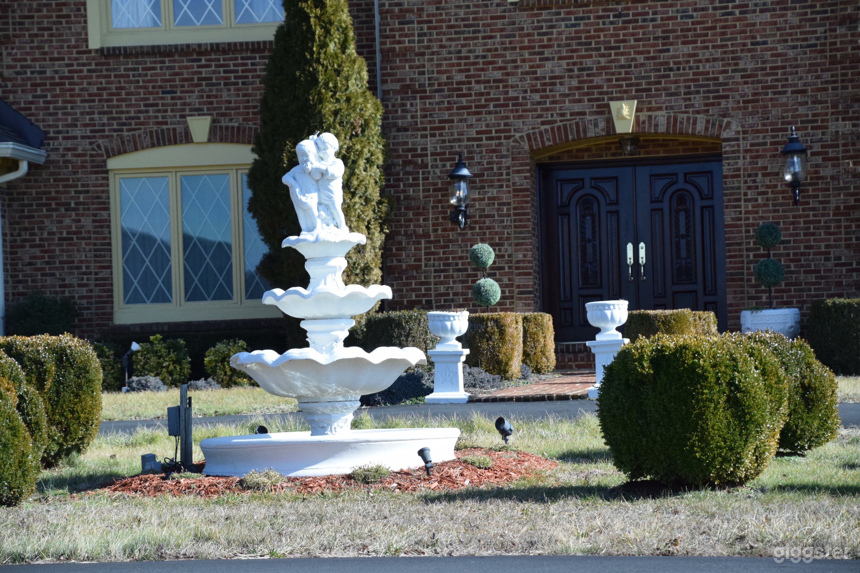 Beautiful 20-acre Private Estate in Virginia  Photo 3