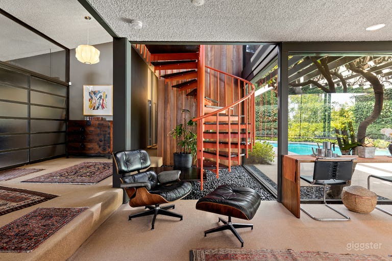  Mid-Century Modern Ray Kappe-Designed Barsha House 