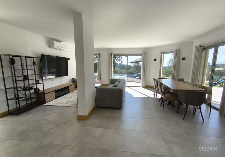  Villa moderne lumineuse avec grandes terrasses & piscine pour tournage... 